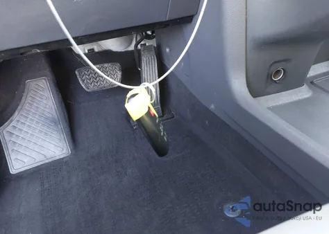 2022 Toyota Sienna Xle z USA, uszkodzony, nr VIN 5TDJRKEC2NS101604